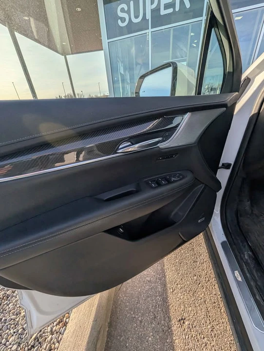 2022 Cadillac XT6 - Image 5 of 8