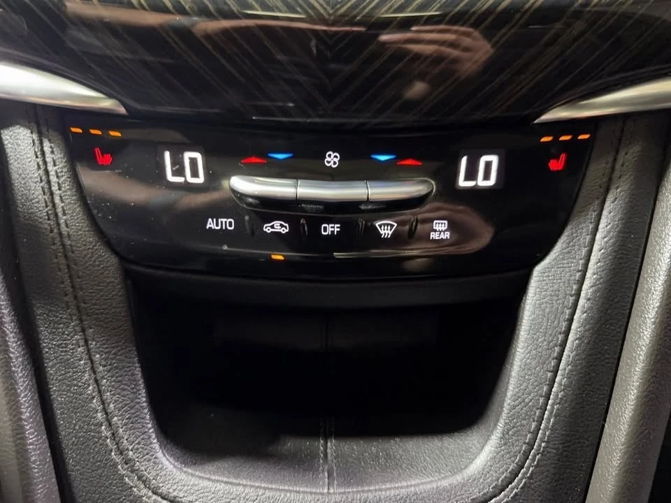 2022 Cadillac XT6 - Image 16 of 17