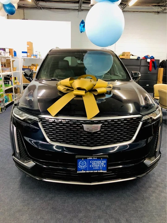 2022 Cadillac XT6 - Image 2 of 3