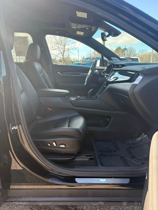 2022 Cadillac XT6 - Image 2 of 6