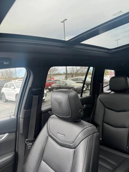2022 Cadillac XT6 - Image 4 of 5