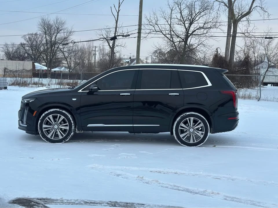 2022 Cadillac XT6 - Image 2 of 20