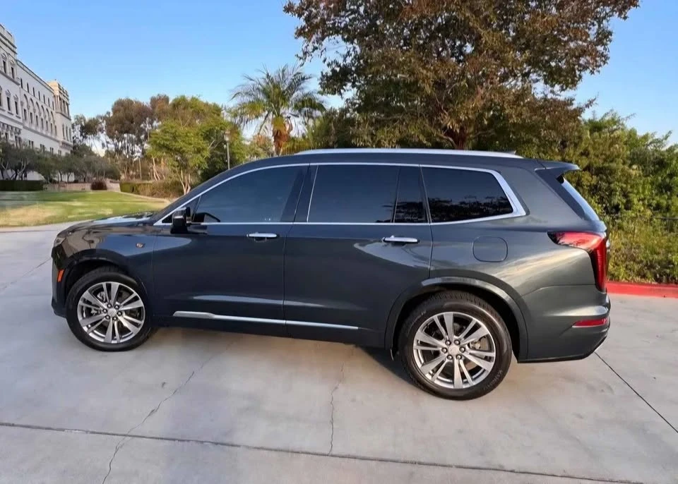 2022 Cadillac XT6 - Image 2 of 6