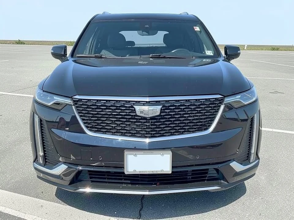 2022 Cadillac XT6 - Image 2 of 3