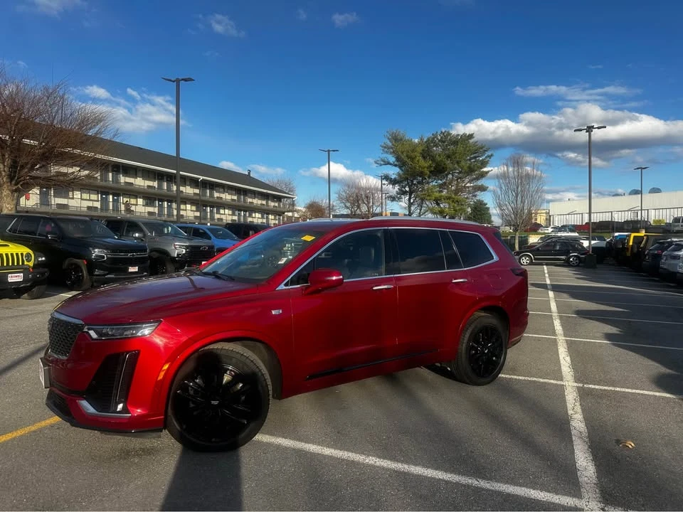 2022 Cadillac XT6 - Image 3 of 11
