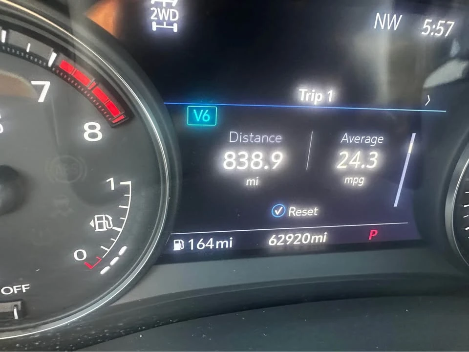 2022 Cadillac XT6 - Image 8 of 11