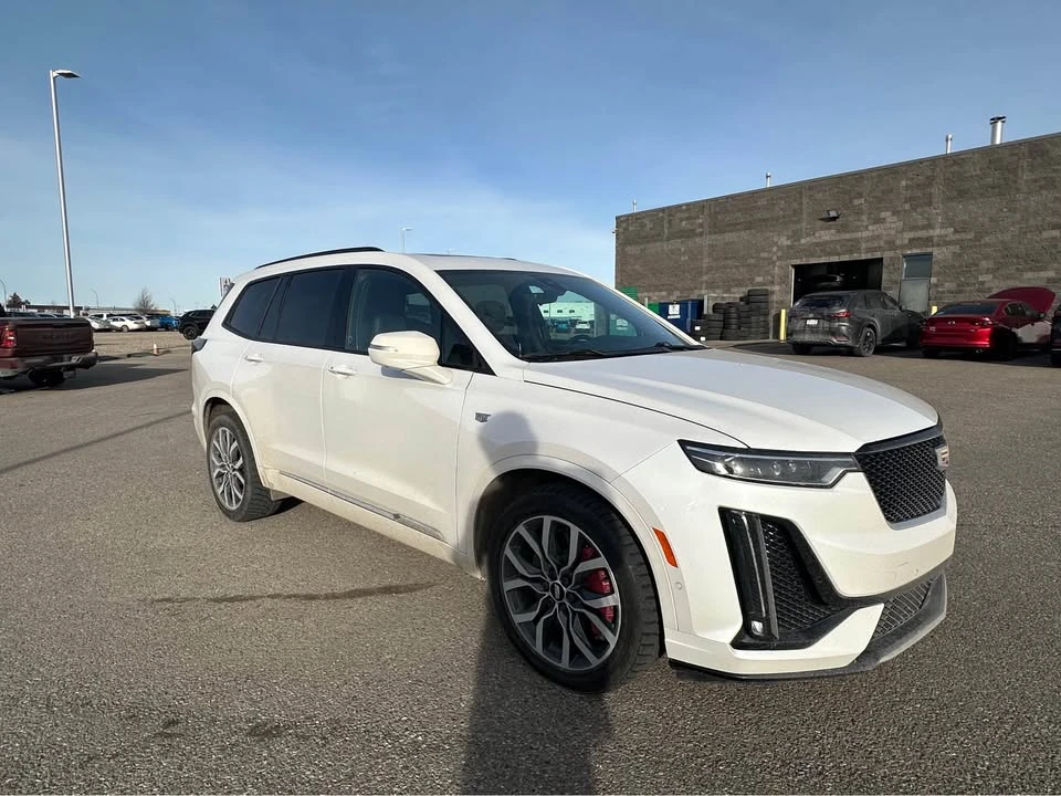 2022 Cadillac XT6 - Image 3 of 14