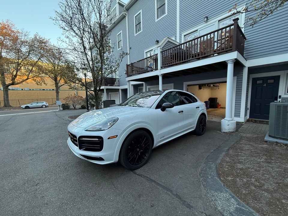 2022 Porsche 9Y0/9Y3 Cayenne GTS - Image 7 of 26