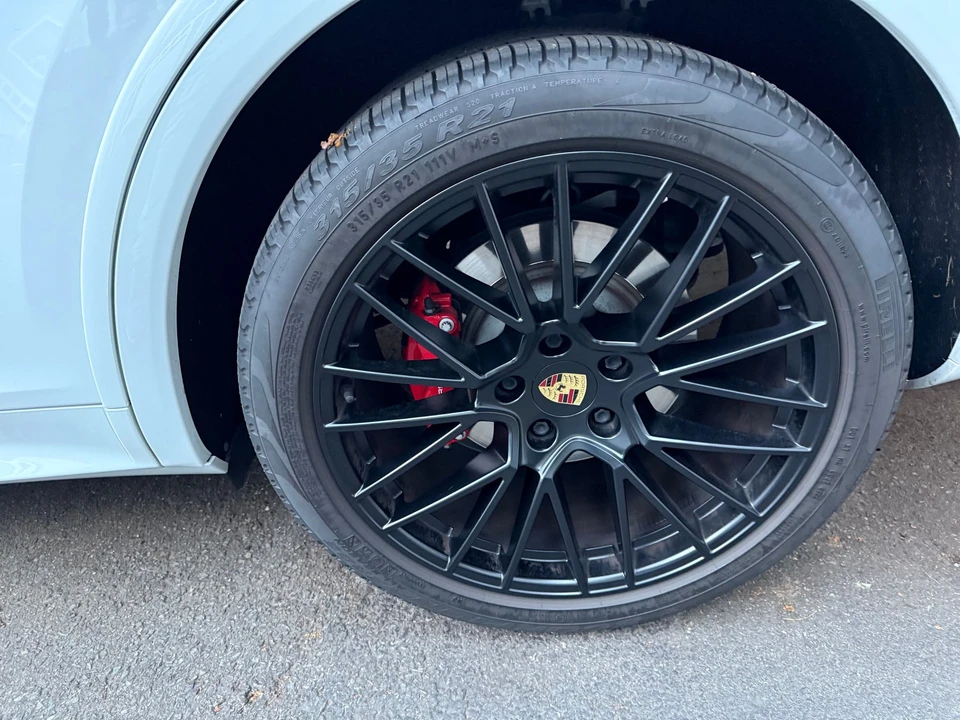 2022 Porsche 9Y0/9Y3 Cayenne GTS - Image 11 of 26