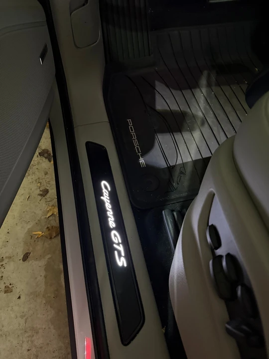 2022 Porsche 9Y0/9Y3 Cayenne GTS - Image 13 of 26