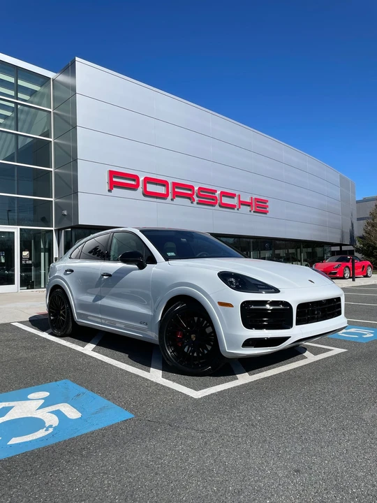 2022 Porsche 9Y0/9Y3 Cayenne GTS - Image 20 of 26