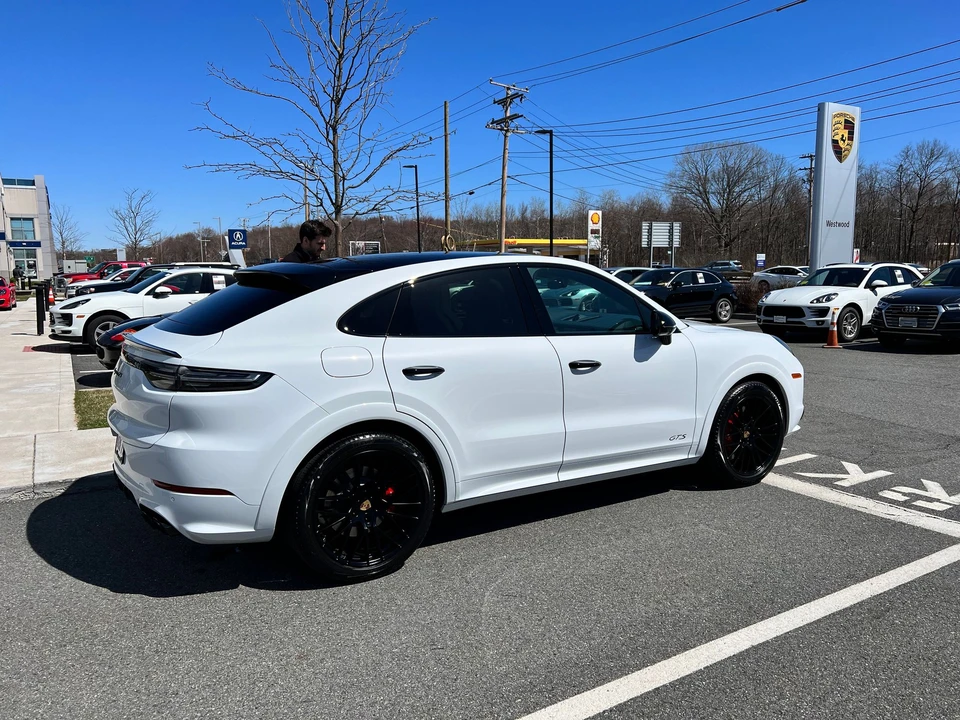 2022 Porsche 9Y0/9Y3 Cayenne GTS - Image 24 of 26