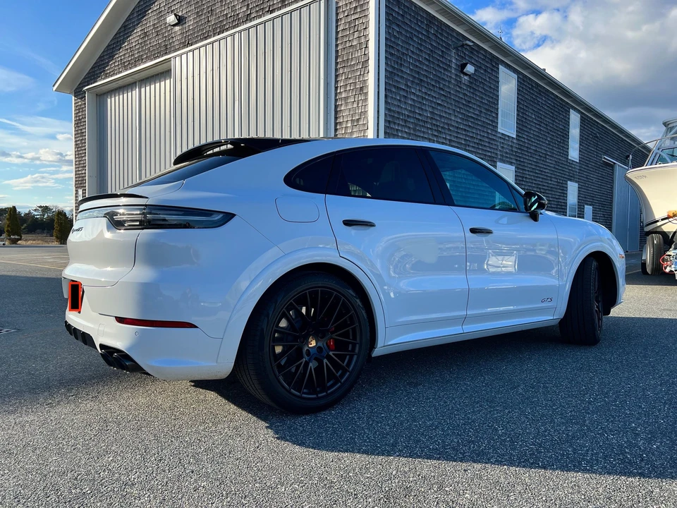 2022 Porsche 9Y0/9Y3 Cayenne GTS - Image 3 of 26