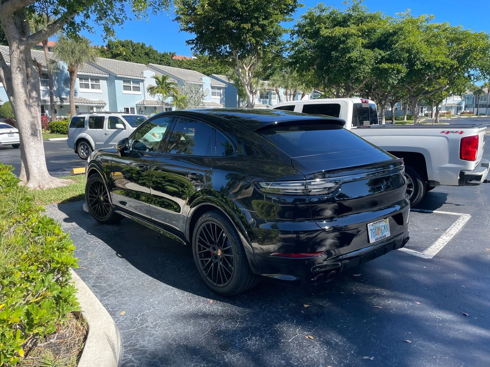 2022 Porsche 9Y0/9Y3 Cayenne GTS - Image 4 of 6