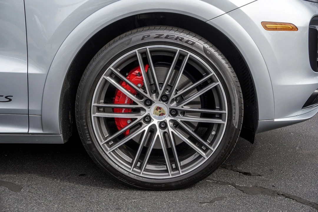 2022 Porsche 9Y0/9Y3 Cayenne GTS - Image 4 of 17
