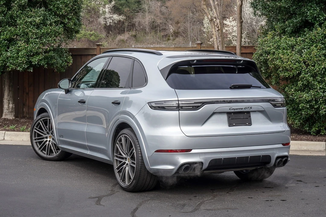 2022 Porsche 9Y0/9Y3 Cayenne GTS - Image 5 of 17