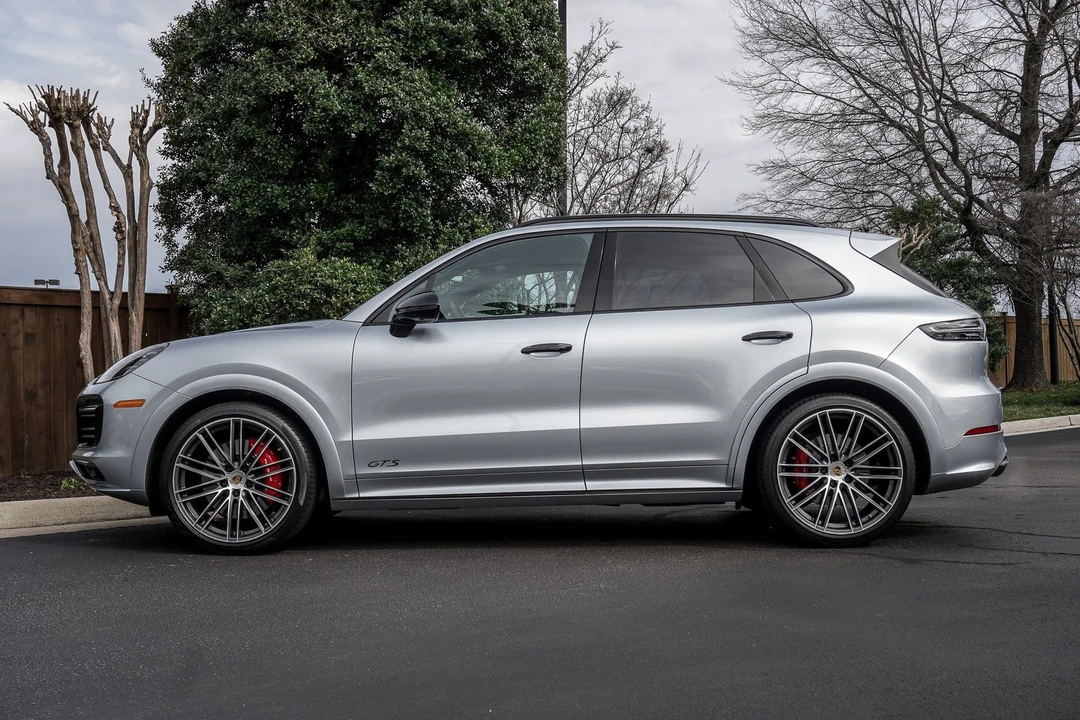 2022 Porsche 9Y0/9Y3 Cayenne GTS - Image 6 of 17