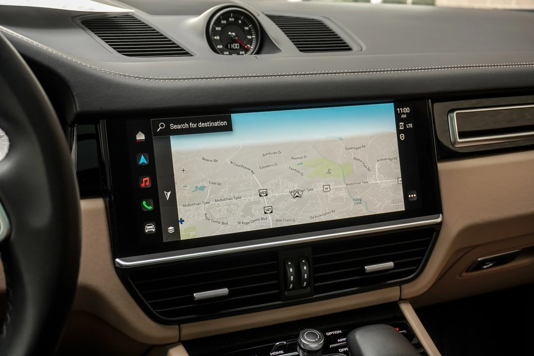2022 Porsche 9Y0/9Y3 Cayenne GTS - Image 9 of 17
