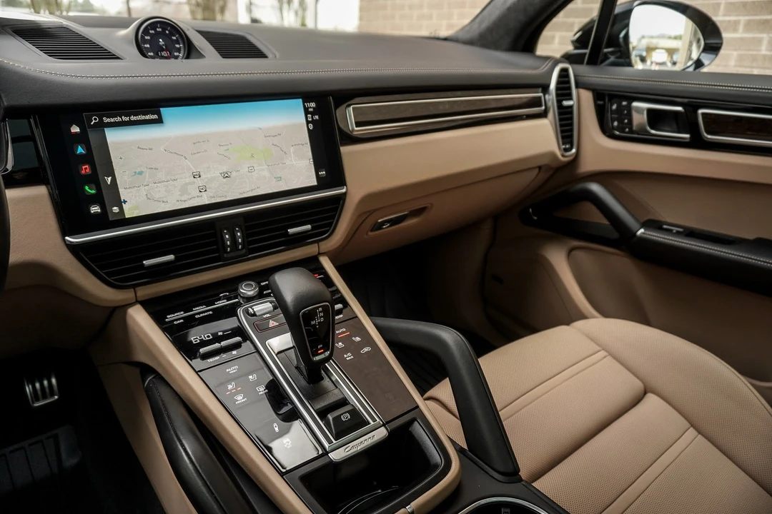 2022 Porsche 9Y0/9Y3 Cayenne GTS - Image 10 of 17