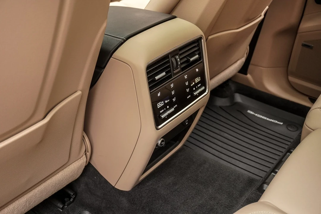 2022 Porsche 9Y0/9Y3 Cayenne GTS - Image 12 of 17
