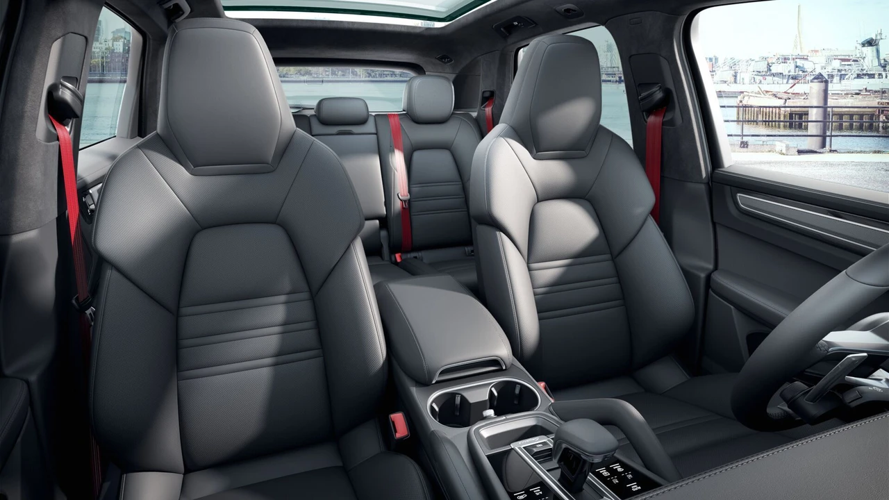 2022 Porsche 9Y0/9Y3 Cayenne GTS - Image 4 of 4