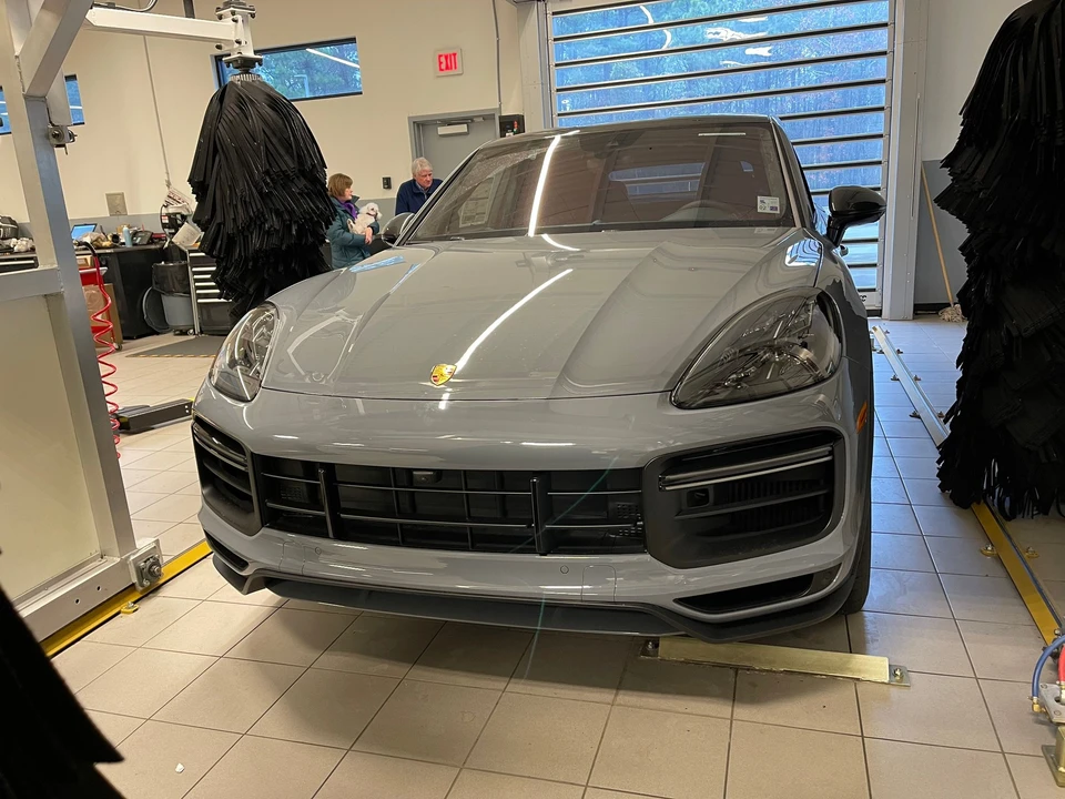 2022 Porsche 9Y0/9Y3 Cayenne Turbo GT - Image 7 of 9