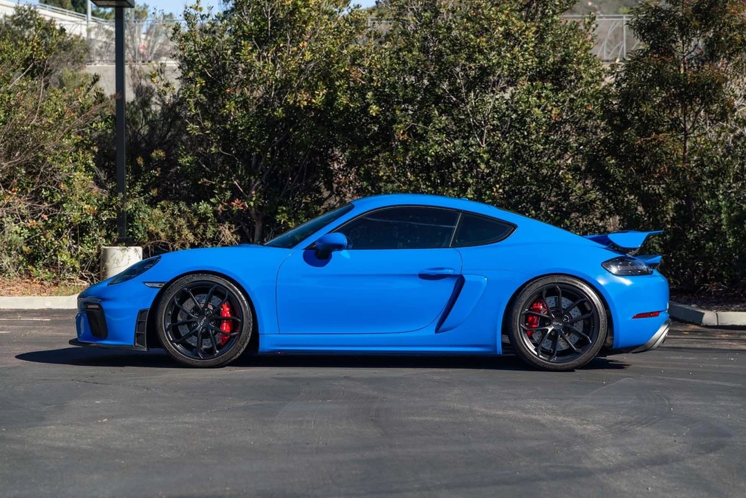 2022 Porsche 718 Cayman GT4 - Image 6 of 31