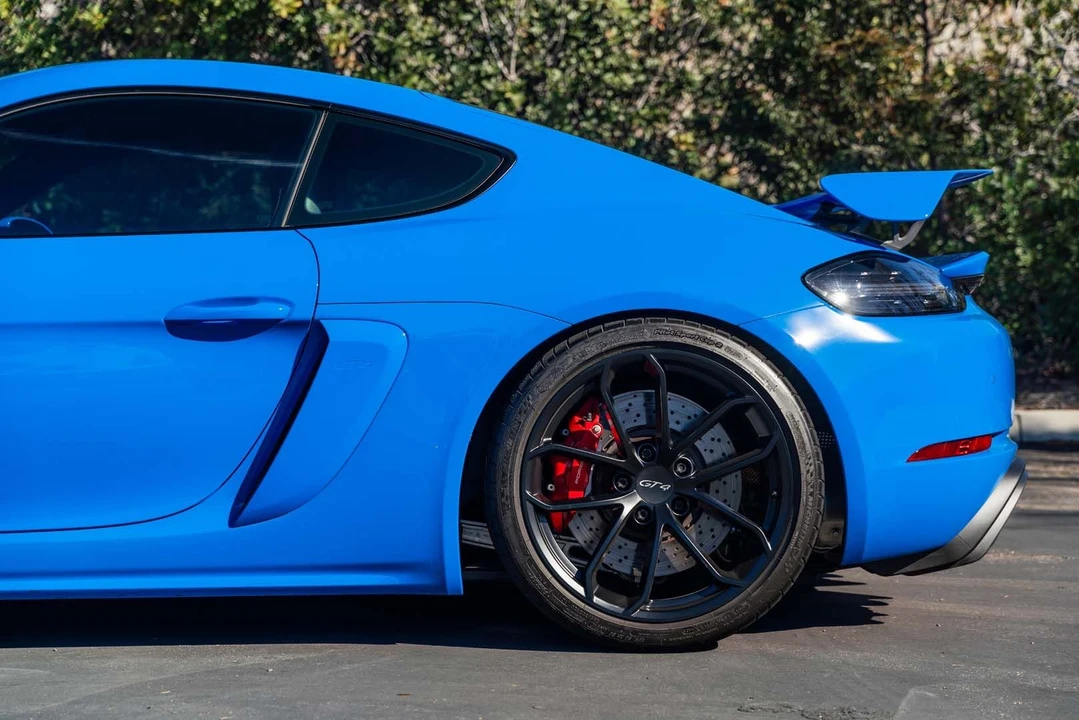 2022 Porsche 718 Cayman GT4 - Image 9 of 31