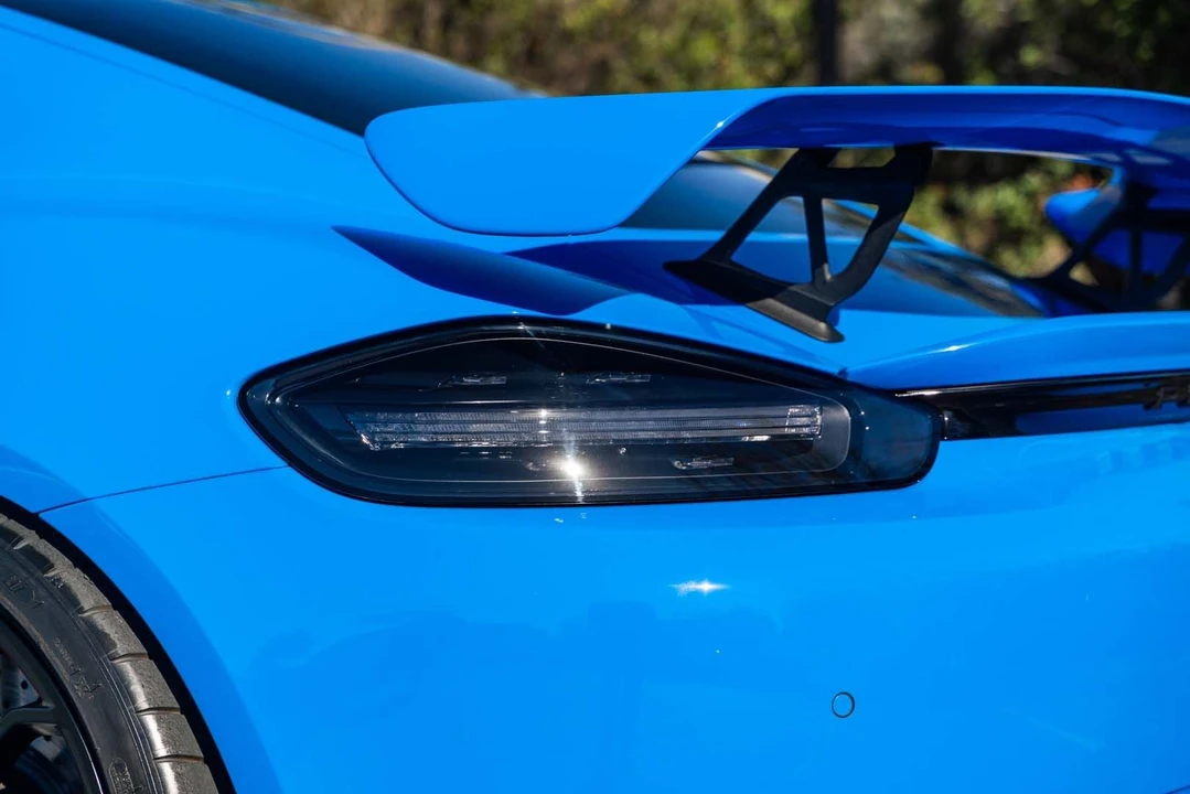 2022 Porsche 718 Cayman GT4 - Image 11 of 31