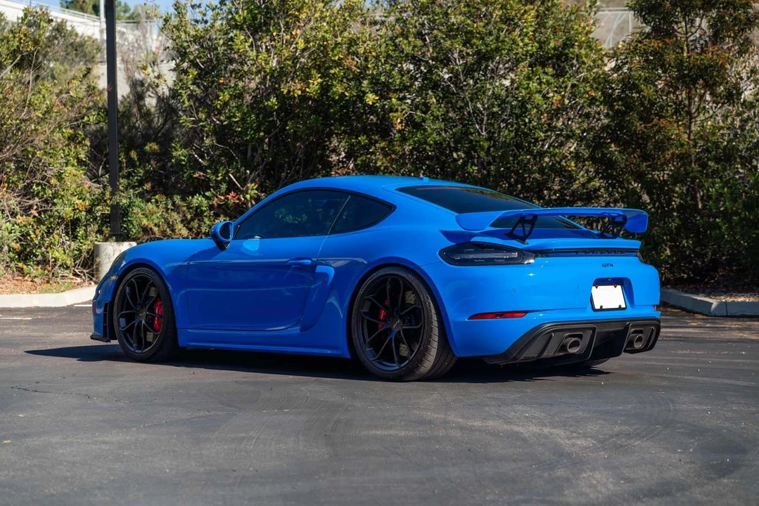 2022 Porsche 718 Cayman GT4 - Image 12 of 31