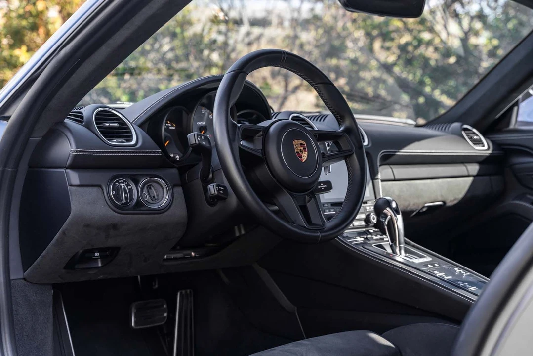 2022 Porsche 718 Cayman GT4 - Image 17 of 31