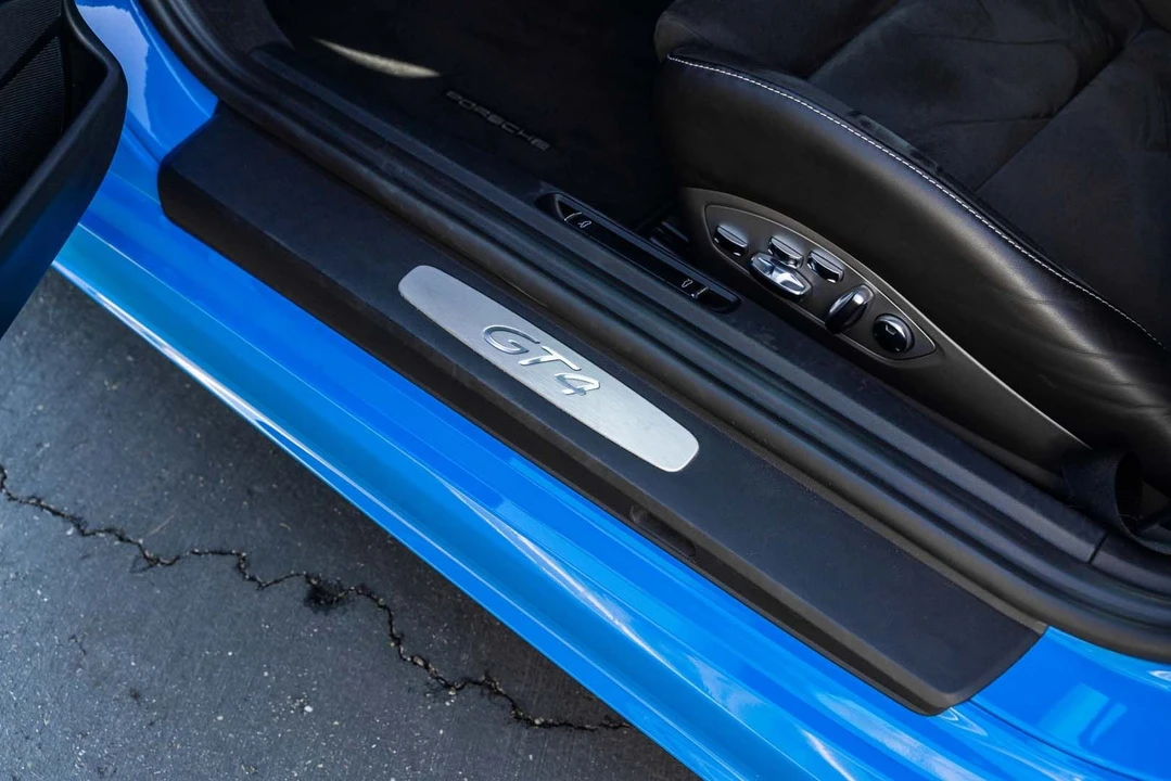 2022 Porsche 718 Cayman GT4 - Image 19 of 31