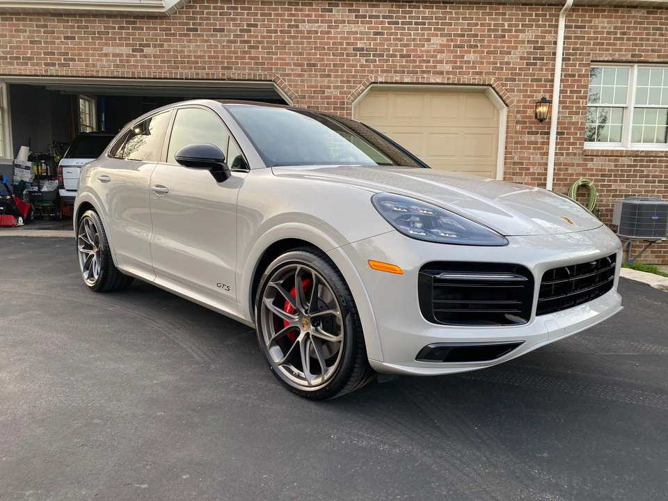2022 Porsche 9Y0/9Y3 Cayenne GTS - Image 3 of 8