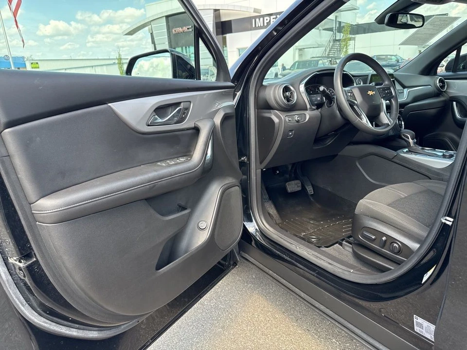 2022 Chevrolet Blazer - Image 27 of 31