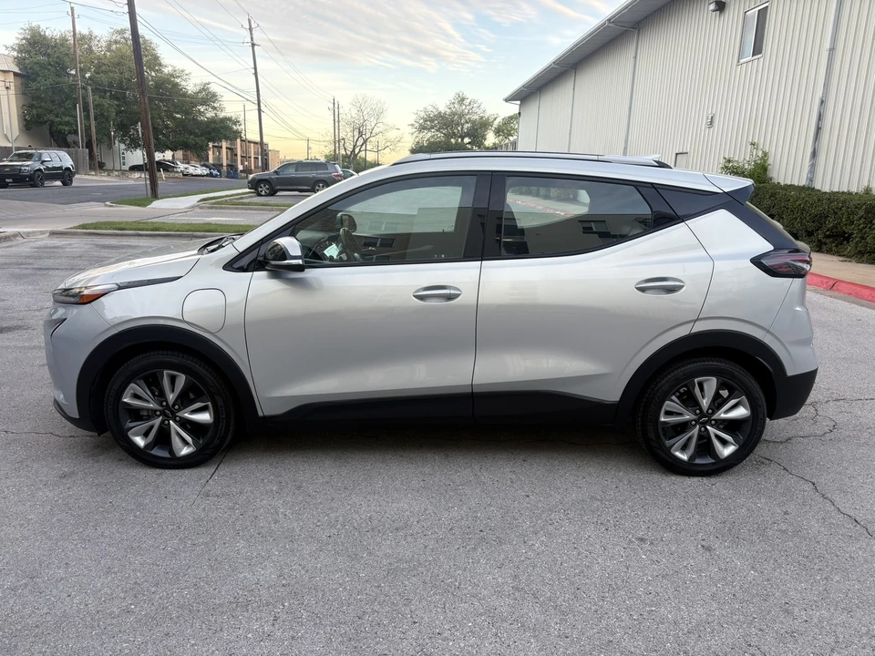 2022 Chevrolet - Image 5 of 28