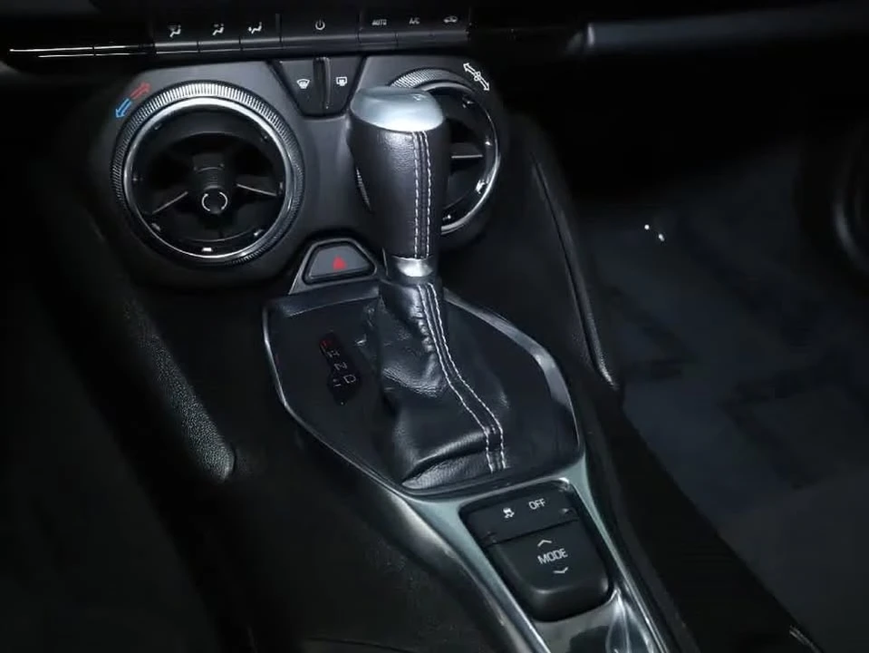 2022 Chevrolet Camaro 6th Gen - Image 10 of 17