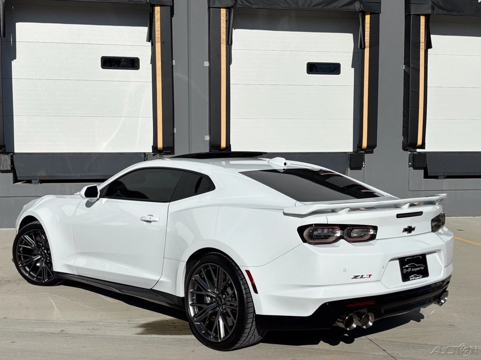 2022 Chevrolet Camaro ZL1 6th Gen - Image 18 of 21