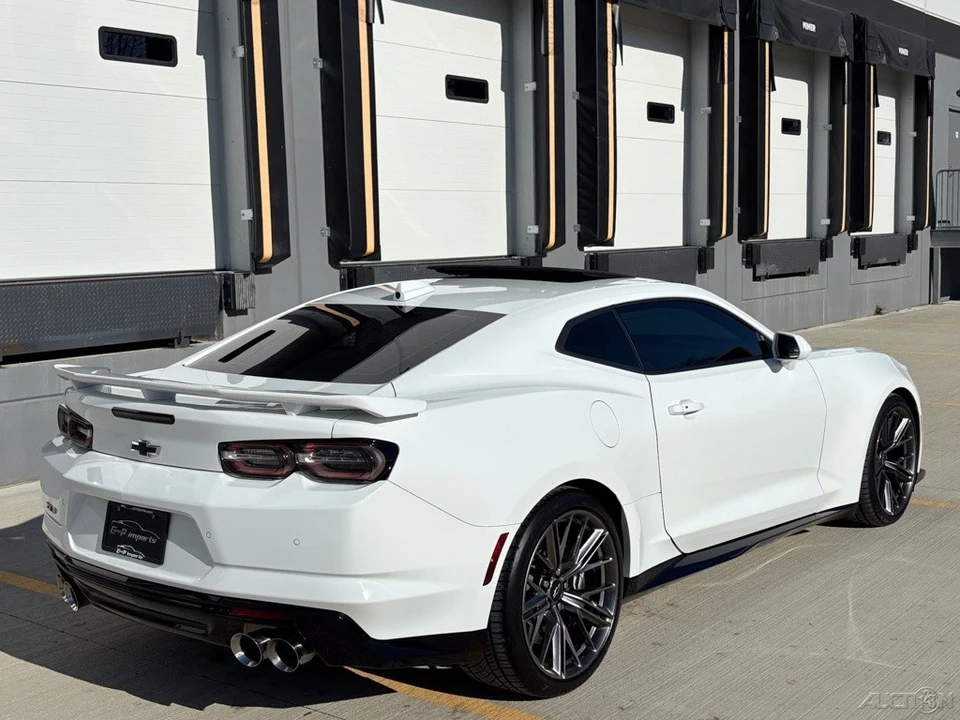 2022 Chevrolet Camaro ZL1 6th Gen - Image 16 of 21