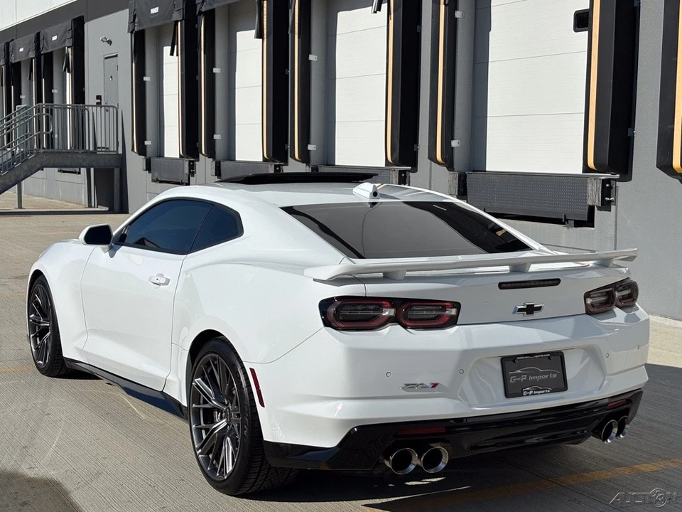 2022 Chevrolet Camaro ZL1 6th Gen - Image 17 of 21