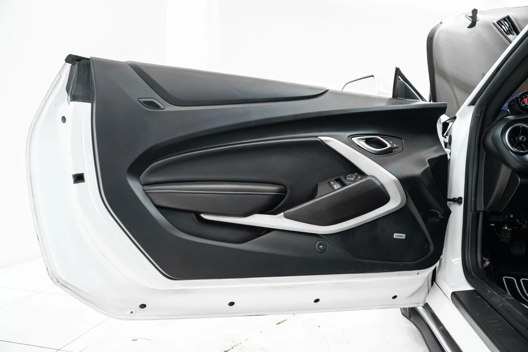 2022 Chevrolet Camaro 6th Gen - Image 19 of 31