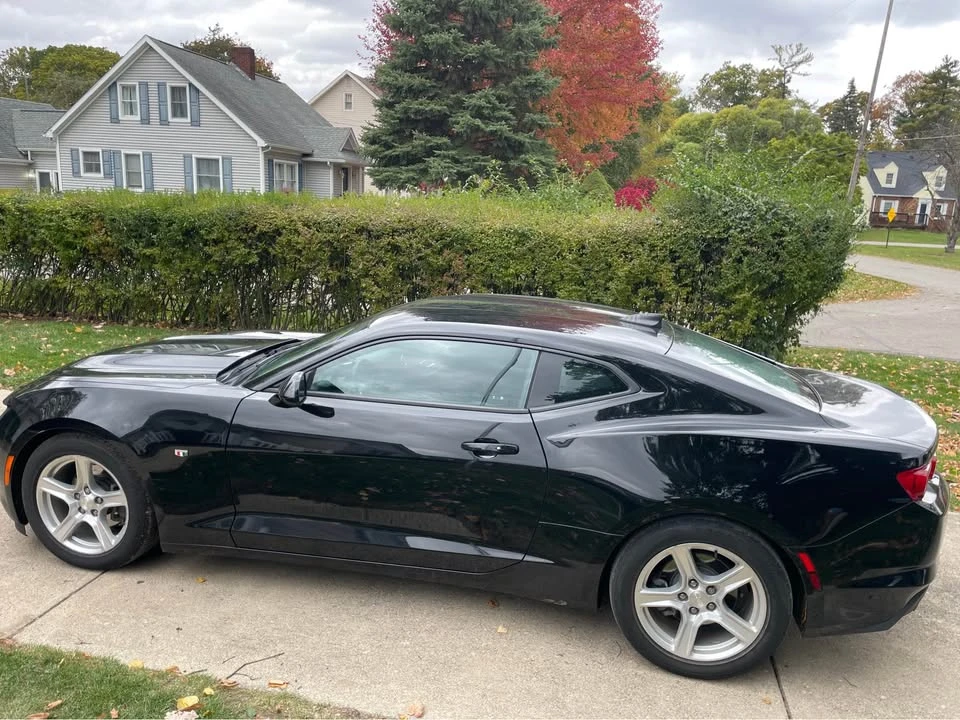 2022 Chevrolet Camaro - Image 5 of 9