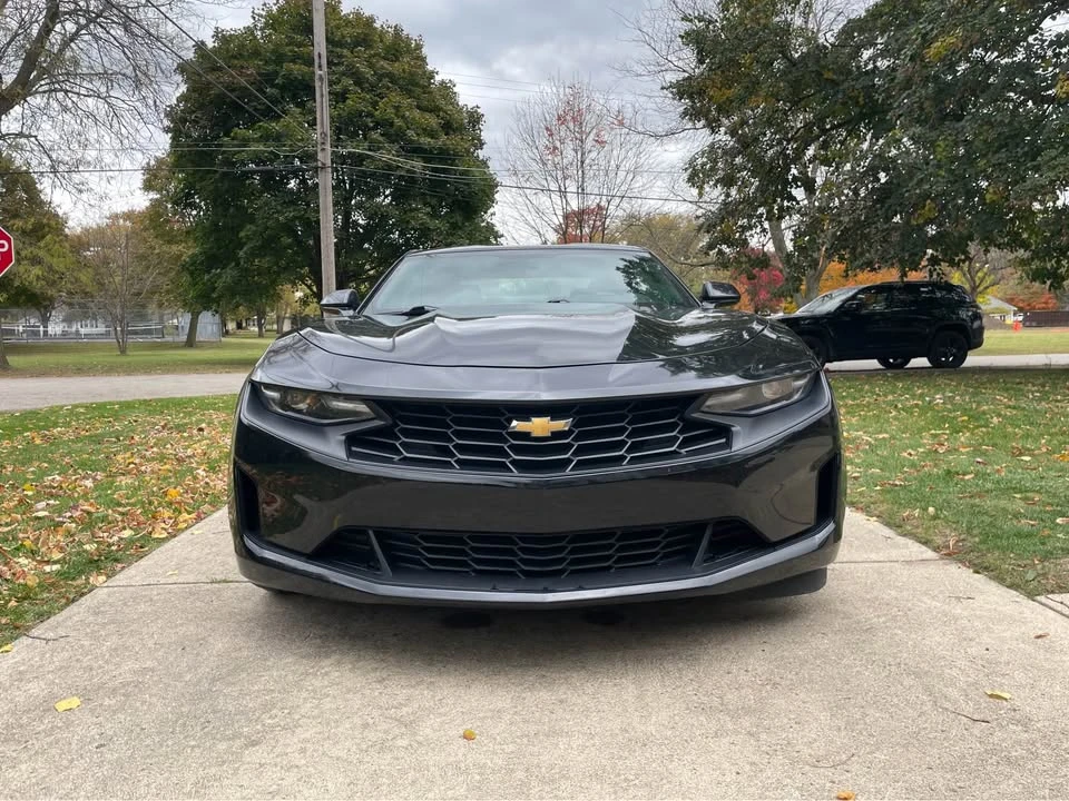 2022 Chevrolet Camaro - Image 2 of 9