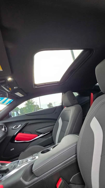 2022 Chevrolet Camaro 6th Gen - Image 8 of 9