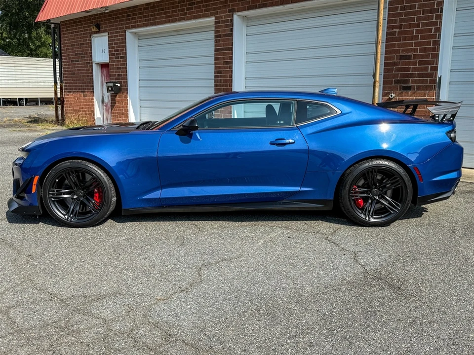 2022 Chevrolet Camaro ZL1 6th Gen - Image 18 of 31