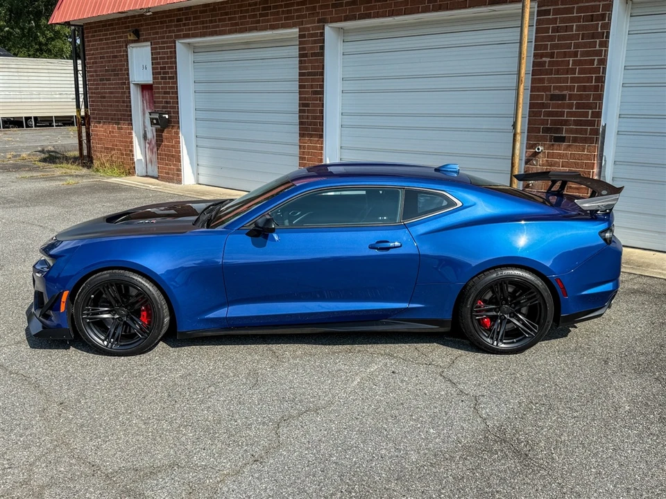 2022 Chevrolet Camaro ZL1 6th Gen - Image 19 of 31