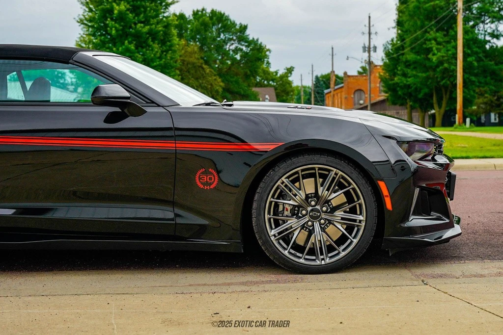 2022 Chevrolet Camaro ZL1 6th Gen - Image 11 of 24
