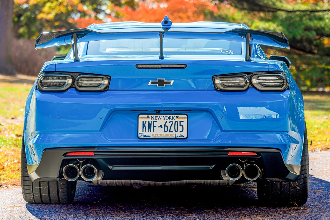2022 Chevrolet Camaro ZL1 6th Gen - Image 5 of 31
