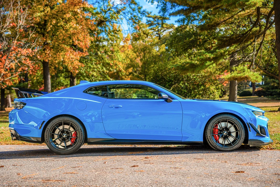 2022 Chevrolet Camaro ZL1 6th Gen - Image 12 of 31