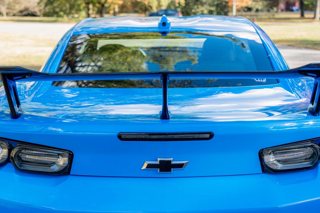 2022 Chevrolet Camaro ZL1 6th Gen - Image 28 of 31