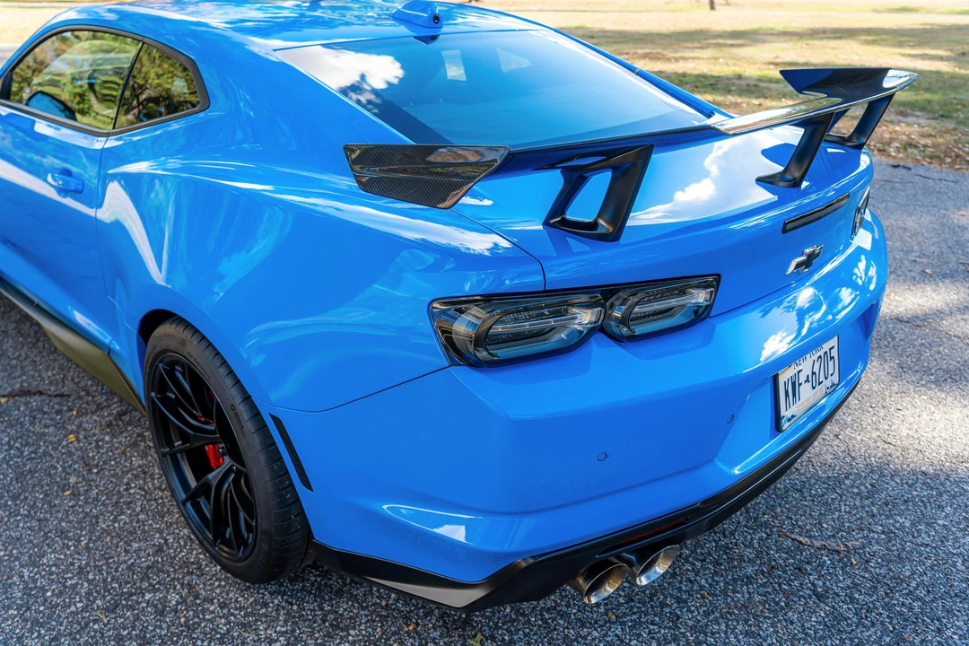 2022 Chevrolet Camaro ZL1 6th Gen - Image 25 of 31